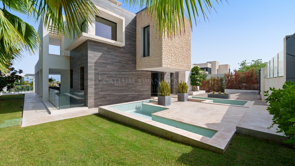 Nueva Andalucia, Moderna villa de golf en primera línea de venta en Nueva Andalucía, Marbella