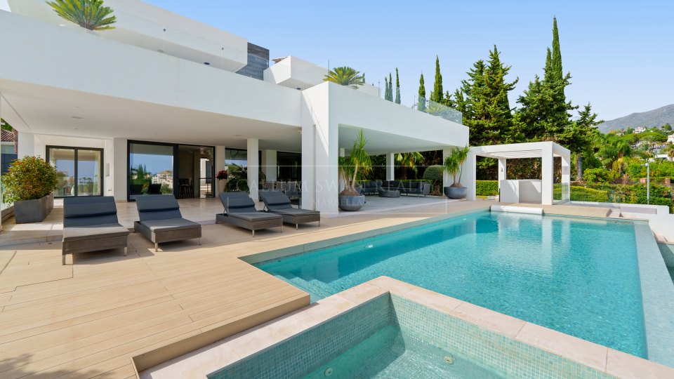 Nueva Andalucia, Moderna villa de golf en primera línea de venta en Nueva Andalucía, Marbella