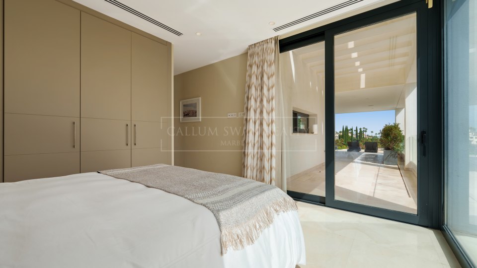 Nueva Andalucia, Moderna villa de golf en primera línea de venta en Nueva Andalucía, Marbella