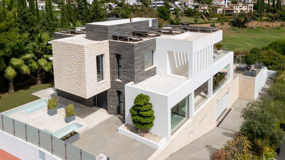 Nueva Andalucia, Moderna villa de golf en primera línea de venta en Nueva Andalucía, Marbella