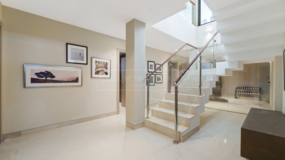 Nueva Andalucia, Moderna villa de golf en primera línea de venta en Nueva Andalucía, Marbella