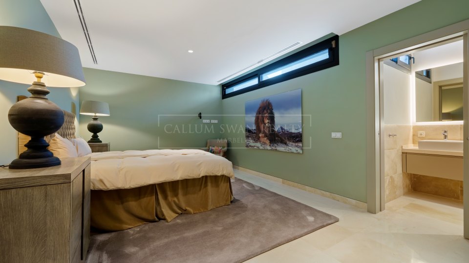 Nueva Andalucia, Moderna villa de golf en primera línea de venta en Nueva Andalucía, Marbella