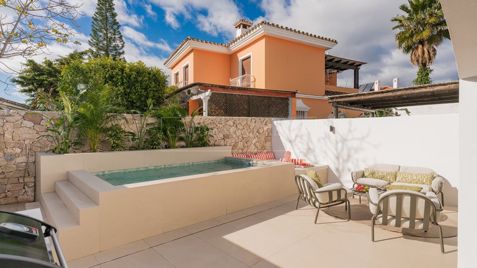 San Pedro de Alcantara, Maison familiale en bord de mer à San Pedro Beach, à distance de marche de la plage et des commodités