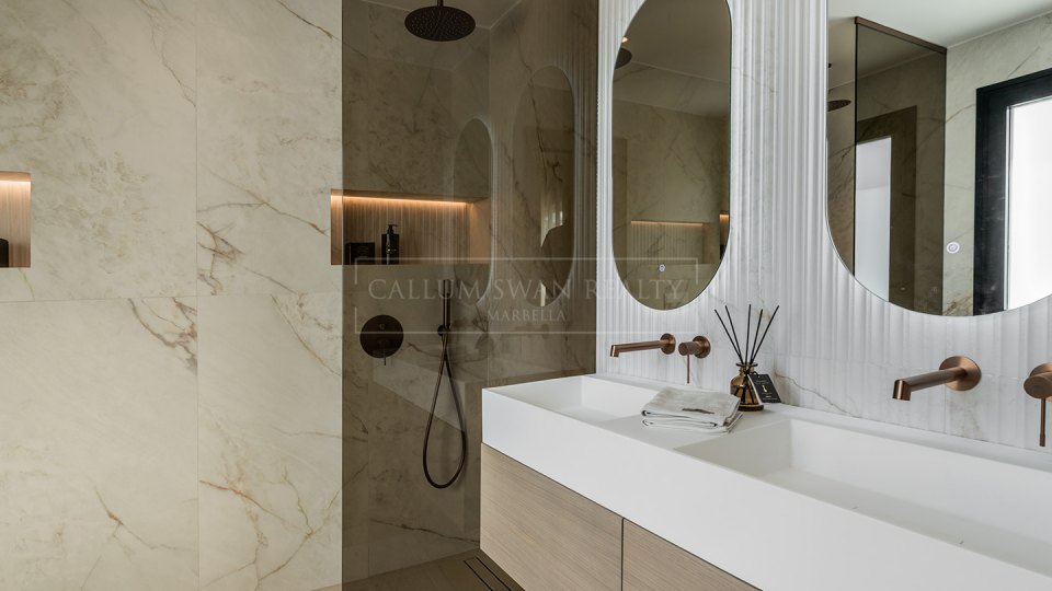 San Pedro de Alcantara, Maison familiale en bord de mer à San Pedro Beach, à distance de marche de la plage et des commodités