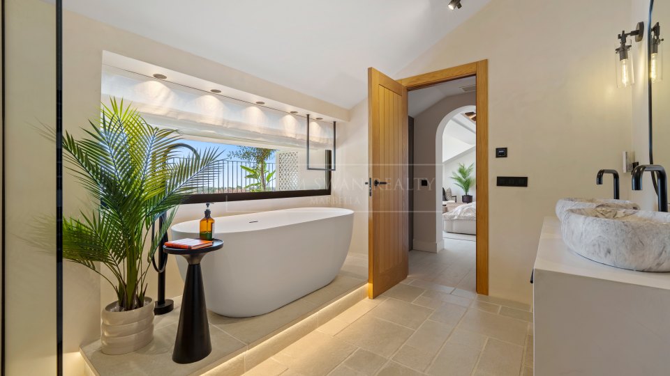 Nueva Andalucia, Excepcional villa de estilo andaluz en venta en Nueva Andalucía, Marbella