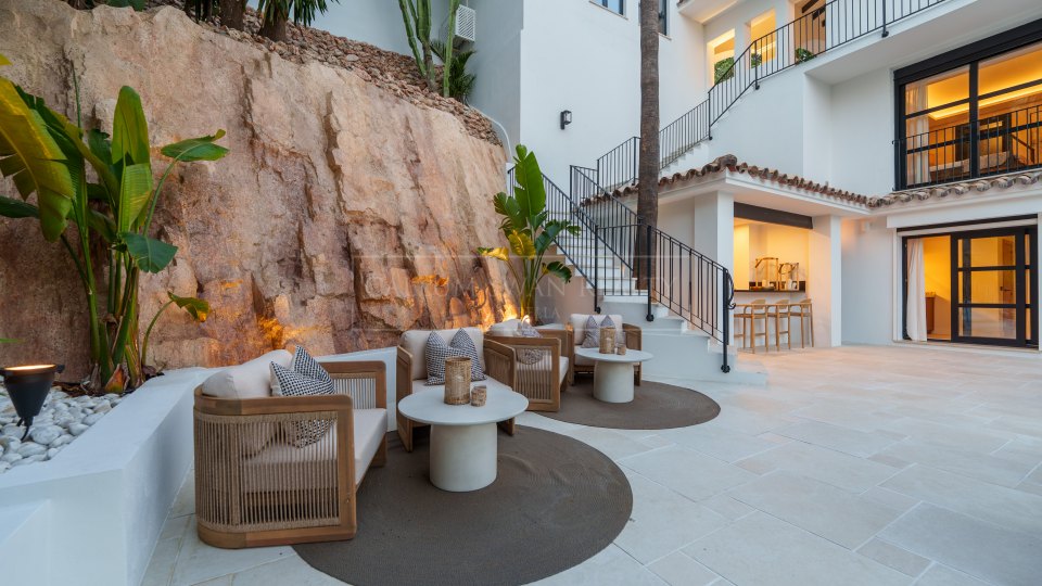 Nueva Andalucia, Excepcional villa de estilo andaluz en venta en Nueva Andalucía, Marbella