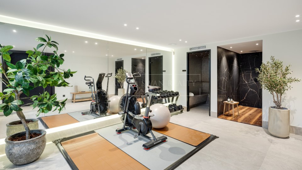 Nueva Andalucia, Villa moderne en première ligne avec vue sur la mer dans la vallée du golf de Nueva Andalucía