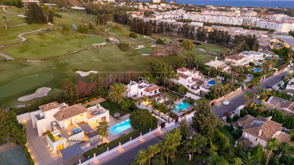 Nueva Andalucia, Villa moderne en première ligne avec vue sur la mer dans la vallée du golf de Nueva Andalucía