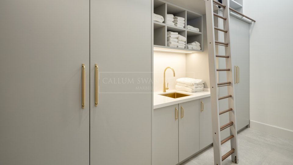 Nueva Andalucia, Villa moderne en première ligne avec vue sur la mer dans la vallée du golf de Nueva Andalucía