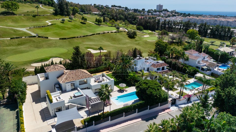 Nueva Andalucia, Villa moderne en première ligne avec vue sur la mer dans la vallée du golf de Nueva Andalucía