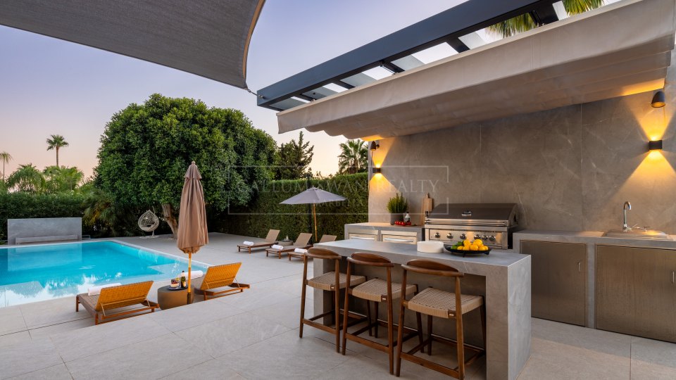 Nueva Andalucia, Villa moderne en première ligne avec vue sur la mer dans la vallée du golf de Nueva Andalucía