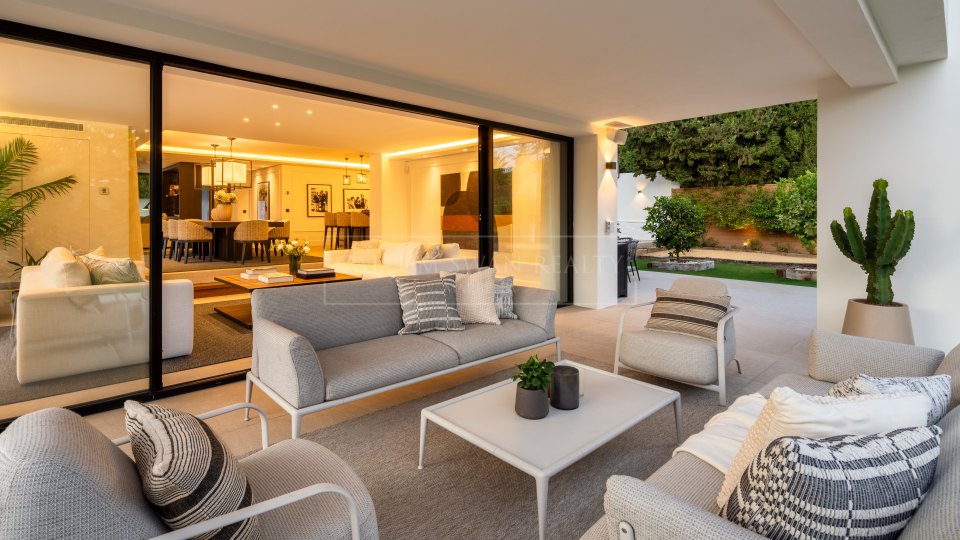 Nueva Andalucia, Villa moderne en première ligne avec vue sur la mer dans la vallée du golf de Nueva Andalucía