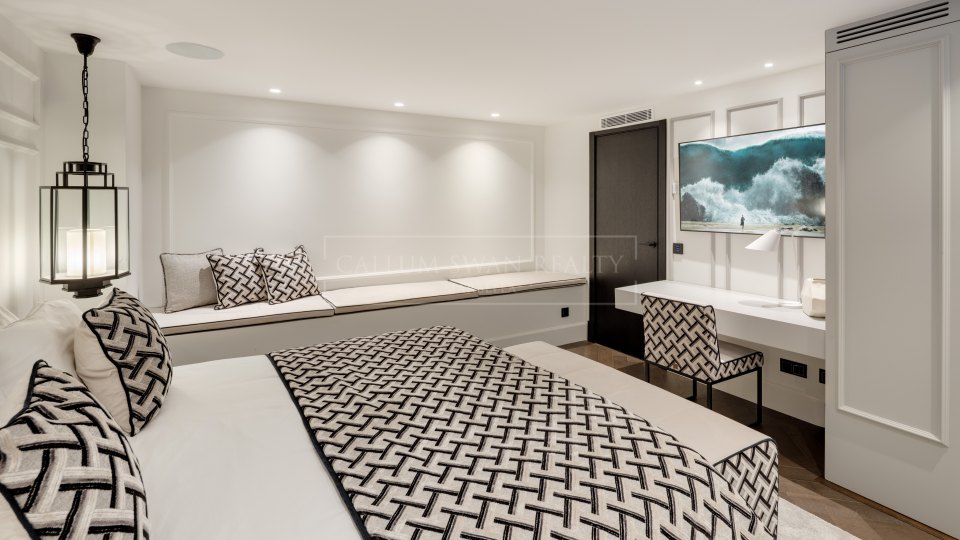 Nueva Andalucia, Villa moderne en première ligne avec vue sur la mer dans la vallée du golf de Nueva Andalucía