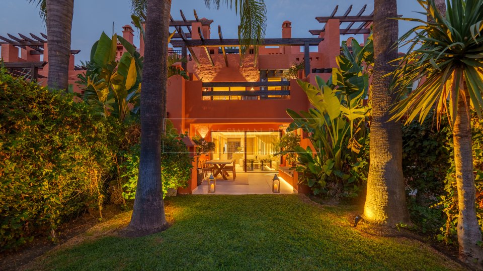 Marbella Golden Mile, Renovated Townhouse for Sale in Altos de Puente Romano, Marbella