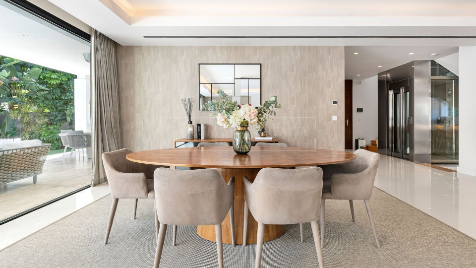 Benahavis, Family Villa for Sale in La Quinta, Benahavís