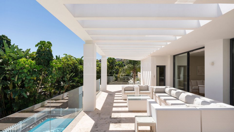 Benahavis, Family Villa for Sale in La Quinta, Benahavís