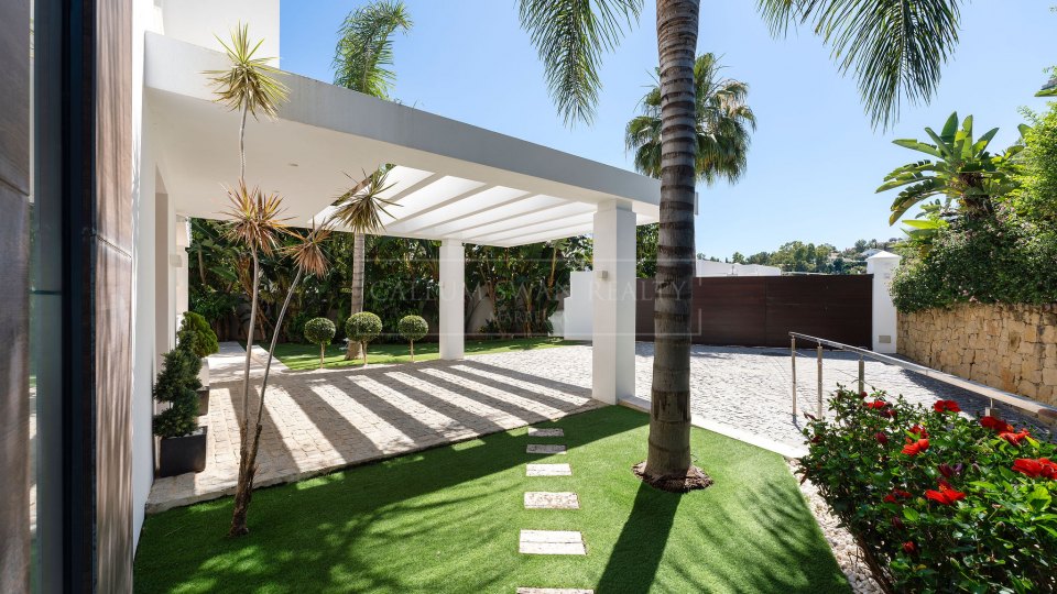 Benahavis, Family Villa for Sale in La Quinta, Benahavís