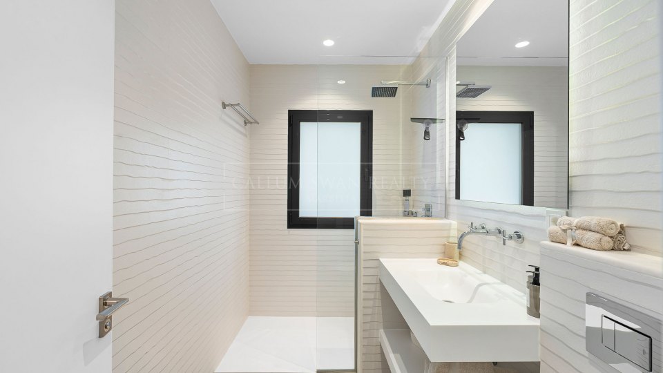 Benahavis, Family Villa for Sale in La Quinta, Benahavís