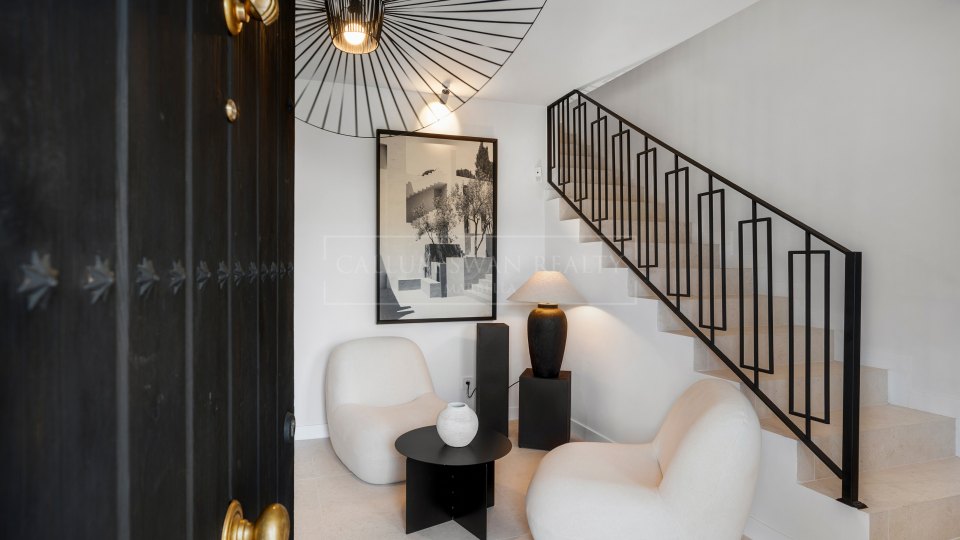 Nueva Andalucia, Adosado reformado en primera línea de golf en Nueva Andalucía, Marbella