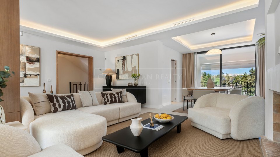 Nueva Andalucia, Adosado reformado en primera línea de golf en Nueva Andalucía, Marbella