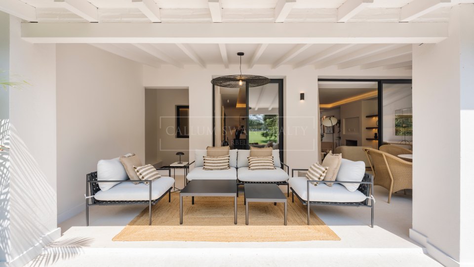 Nueva Andalucia, Adosado reformado en primera línea de golf en Nueva Andalucía, Marbella