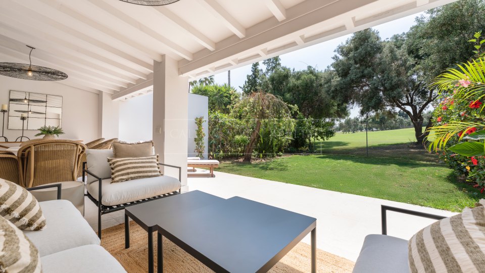 Nueva Andalucia, Adosado reformado en primera línea de golf en Nueva Andalucía, Marbella