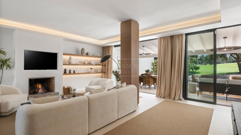 Nueva Andalucia, Adosado reformado en primera línea de golf en Nueva Andalucía, Marbella