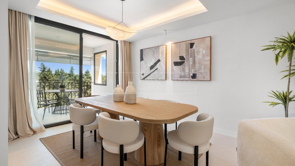 Nueva Andalucia, Adosado reformado en primera línea de golf en Nueva Andalucía, Marbella