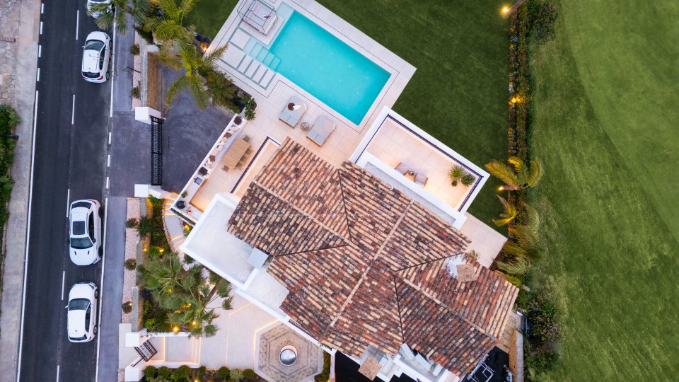 Benahavis, Villa méditerranéenne avec vue sur le golf et la mer à Los Arqueros, Benahavís