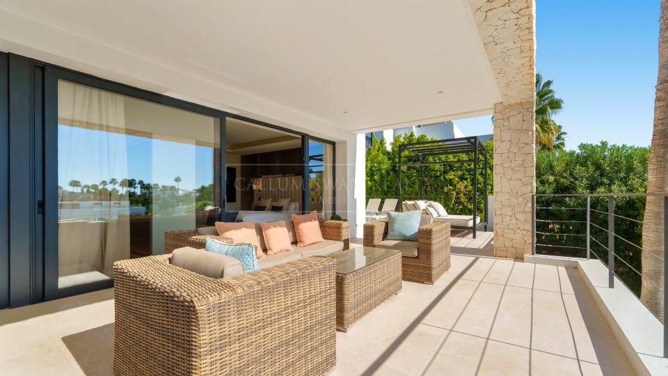 Nueva Andalucia, Amplia villa moderna en venta en Nueva Andalucía, Marbella