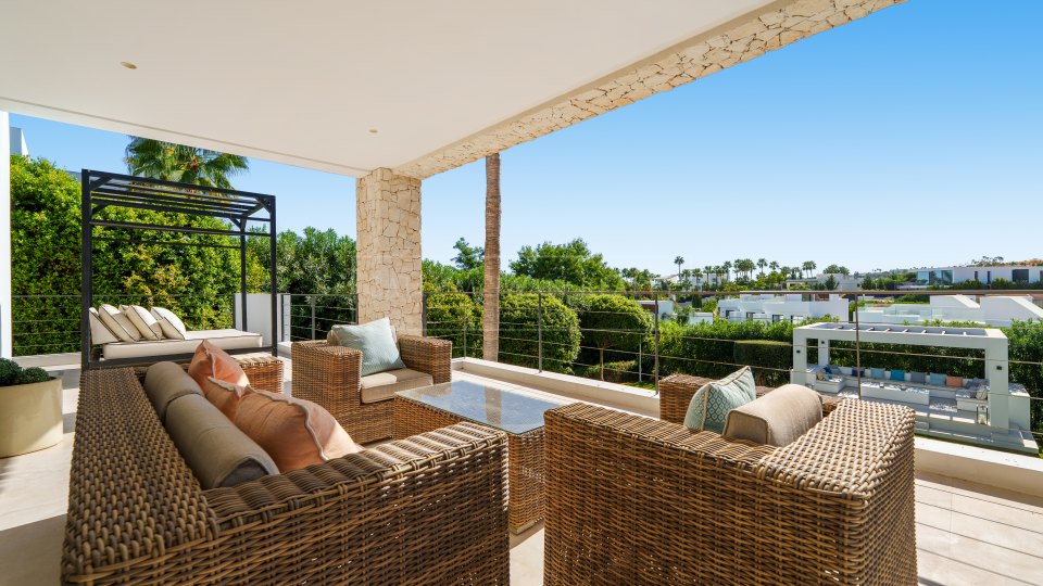 Nueva Andalucia, Amplia villa moderna en venta en Nueva Andalucía, Marbella