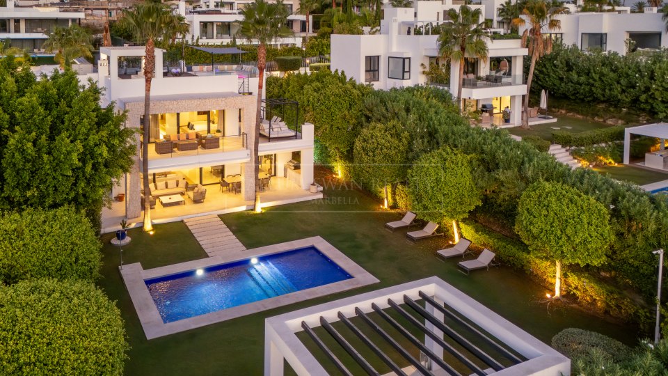 Nueva Andalucia, Amplia villa moderna en venta en Nueva Andalucía, Marbella
