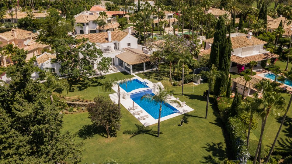 Nueva Andalucia, Luxury Frontline Golf Villa for Sale in La Cerquilla, Marbella