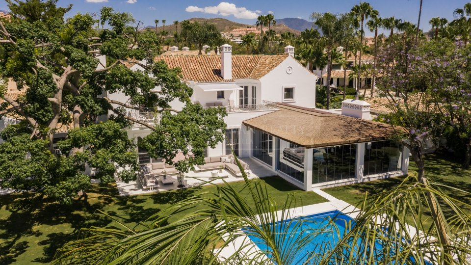 Nueva Andalucia, Luxury Frontline Golf Villa for Sale in La Cerquilla, Marbella
