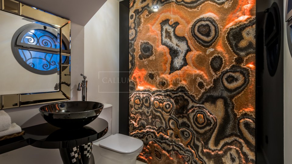 Nueva Andalucia, Luxury Frontline Golf Villa for Sale in La Cerquilla, Marbella