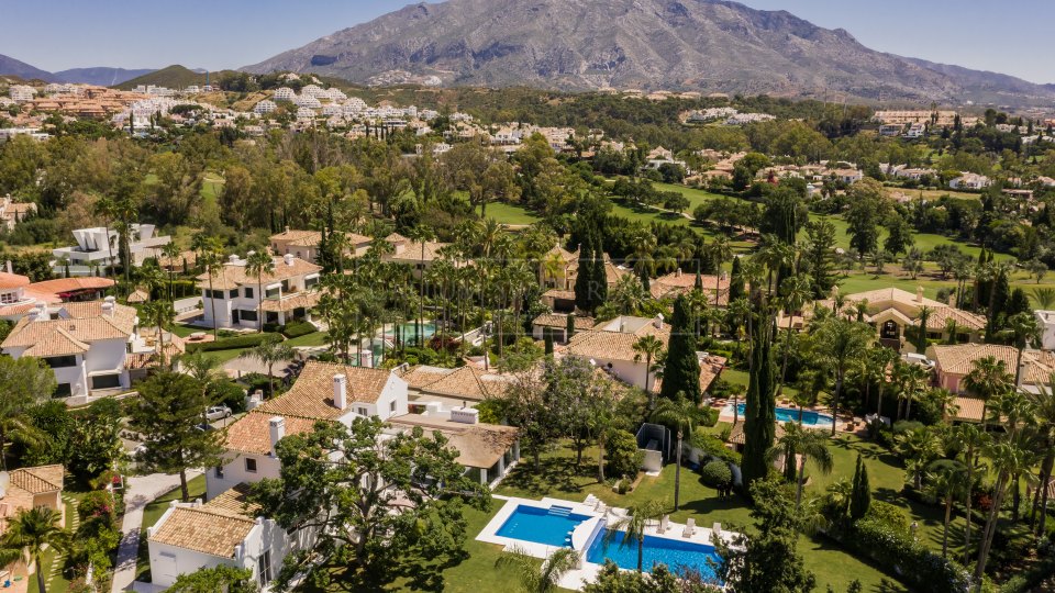 Nueva Andalucia, Luxury Frontline Golf Villa for Sale in La Cerquilla, Marbella