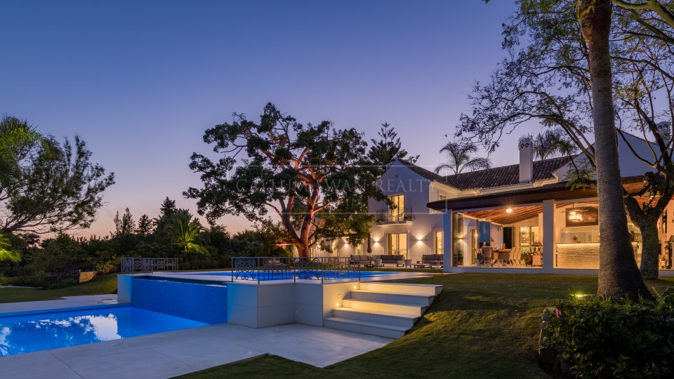 Nueva Andalucia, Luxury Frontline Golf Villa for Sale in La Cerquilla, Marbella