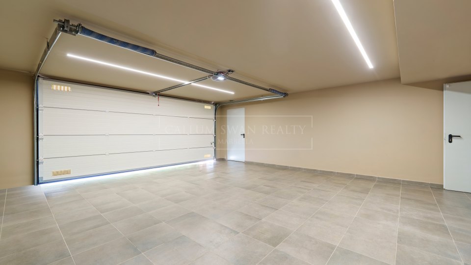 Nueva Andalucia, Contemporary Six-Bedroom Home in Marbella’s Golf Valley