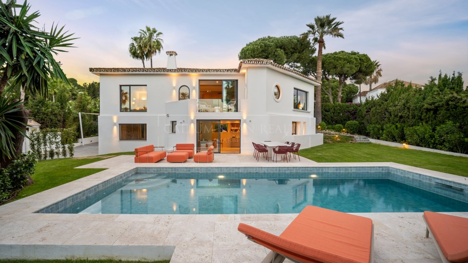 Nueva Andalucia, Charmante villa méditerranéenne avec vue sur La Concha à Nueva Andalucía