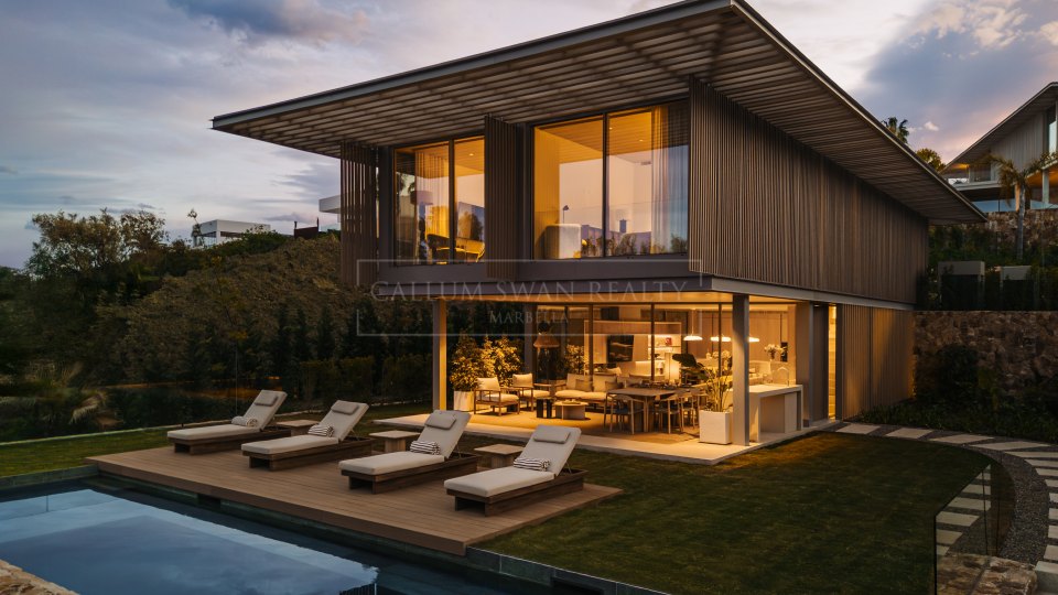 Nueva Andalucia, La Cerquilla: A Unique Villa for Sale