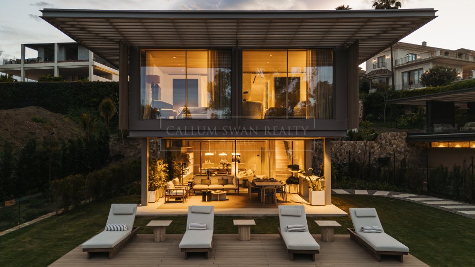 Nueva Andalucia, La Cerquilla: A Unique Villa for Sale