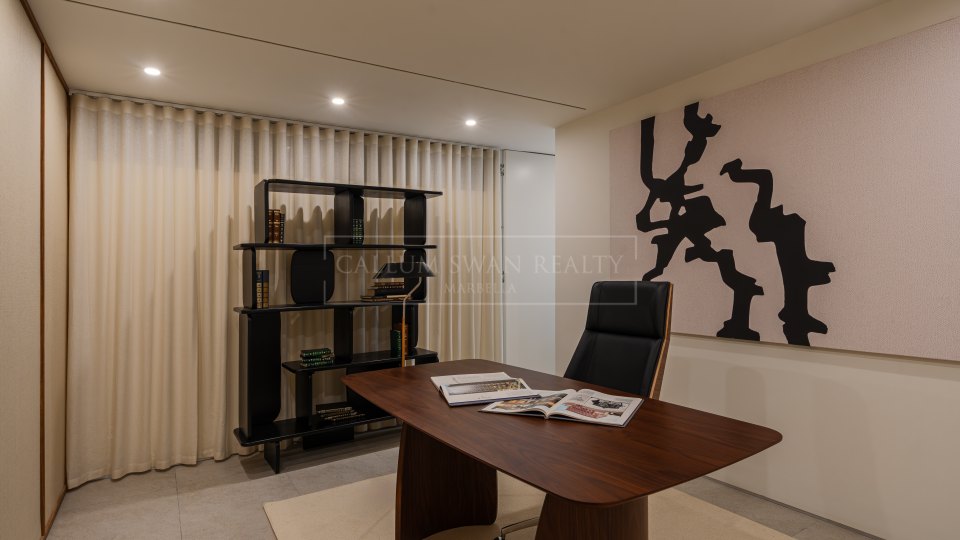 Nueva Andalucia, La Cerquilla: A Unique Villa for Sale
