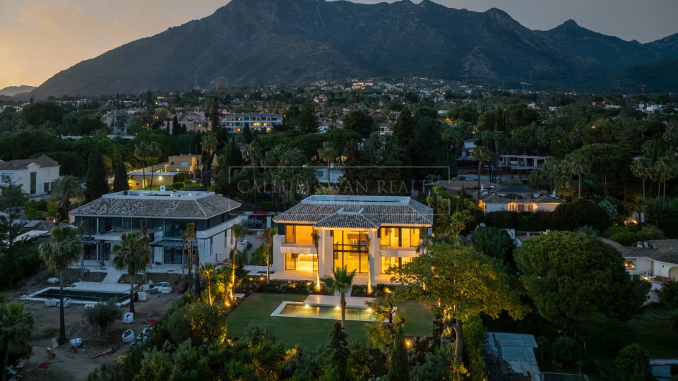 Marbella Golden Mile, Brand-New Contemporary Villa in Rocío de Nagüeles on Marbella’s Golden Mile