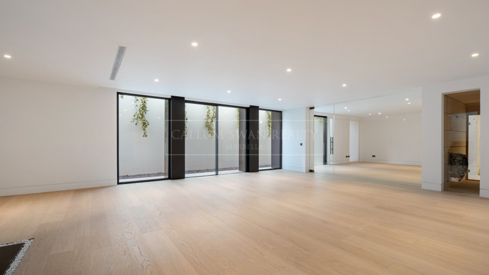 Marbella Golden Mile, Brand-New Contemporary Villa in Rocío de Nagüeles on Marbella’s Golden Mile