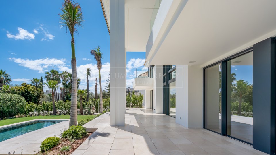 Marbella Golden Mile, Brand-New Contemporary Villa in Rocío de Nagüeles on Marbella’s Golden Mile