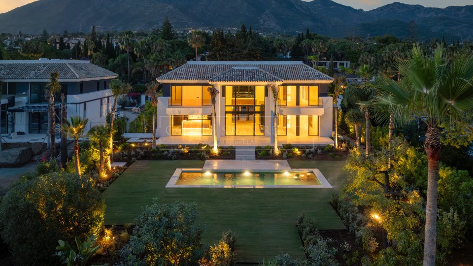 Marbella Golden Mile, Brand-New Contemporary Villa in Rocío de Nagüeles on Marbella’s Golden Mile