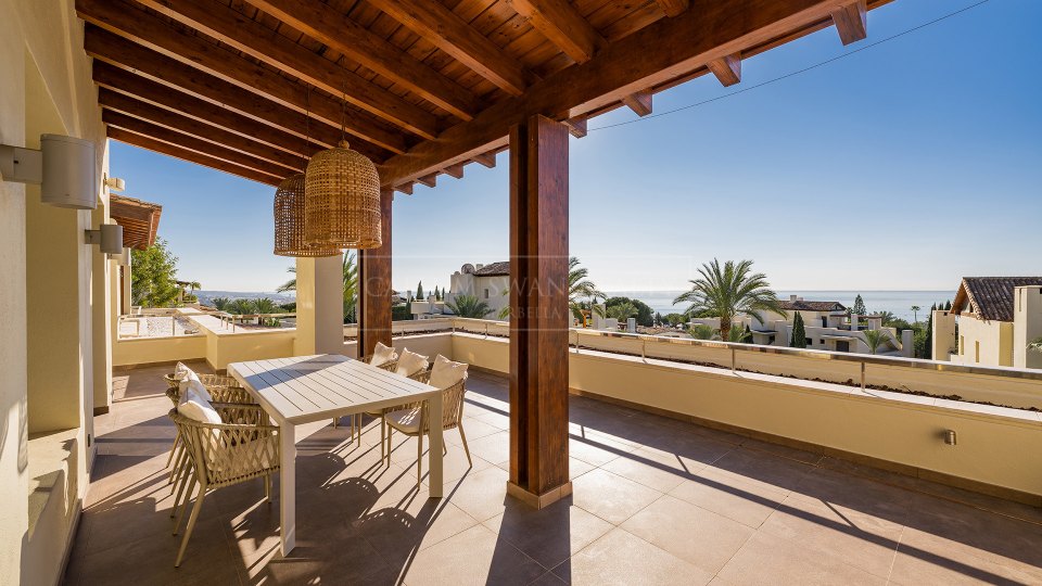 Marbella Golden Mile, Excepcional ático dúplex con vistas panorámicas en Imara