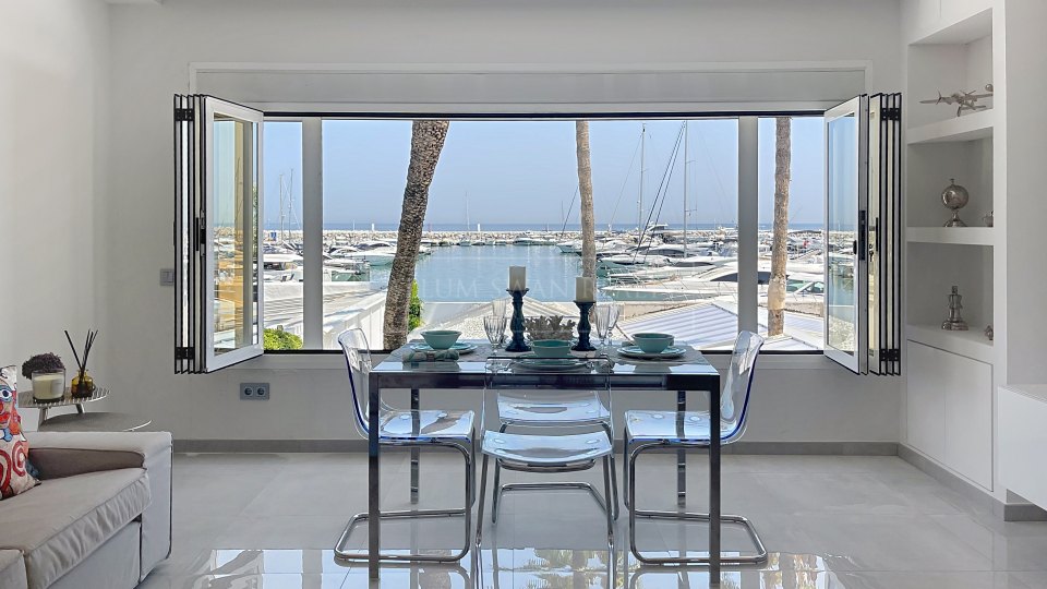 Marbella - Puerto Banus, A stylish sea front apartment in the heart of Puerto Banús