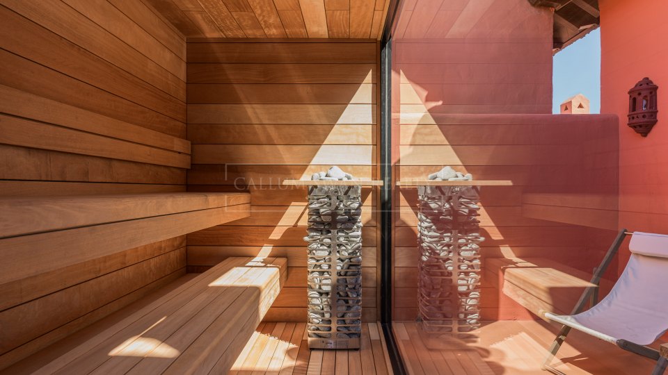 Estepona, Renovated Beachfront Penthouse in Torre Bermeja, New Golden Mile