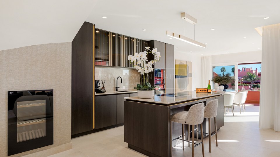 Estepona, Penthouse spacieux en bord de mer à Cabo Bermejo, Estepona